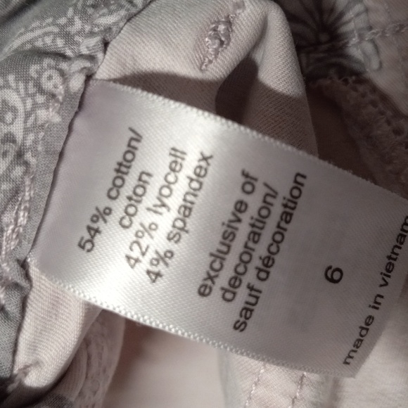 Maunces short shorts color mauve size 6 cotton spandex like new - Picture 6 of 6